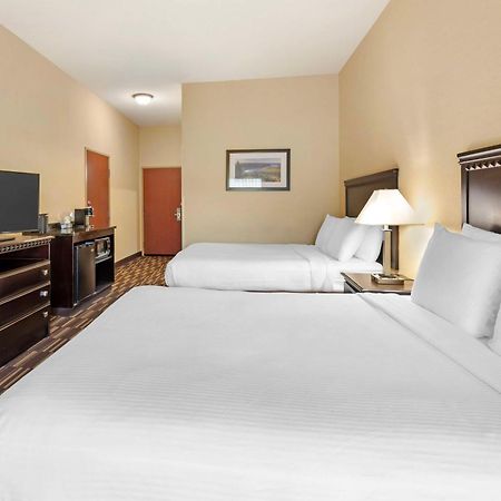 Best Western Plus Victor Inn & Suites Exterior photo